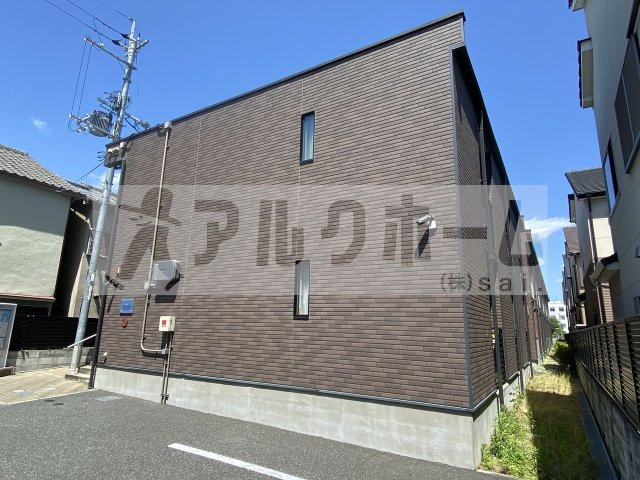 レオネクストウイング片山の外観