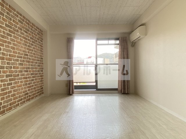 コンドウハイツの居間・リビング|コンドウハイツ（柏原市旭ヶ丘）　洋室