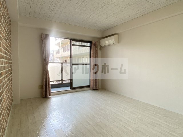 コンドウハイツの居間・リビング|コンドウハイツ（柏原市旭ヶ丘）　洋室