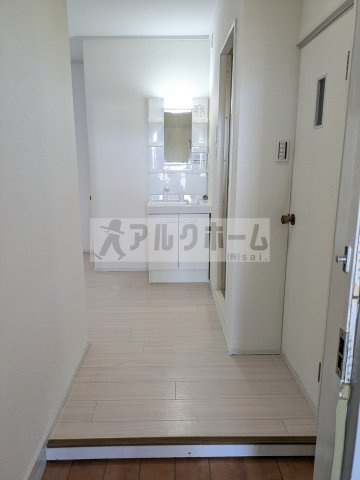 広光ハイツの玄関