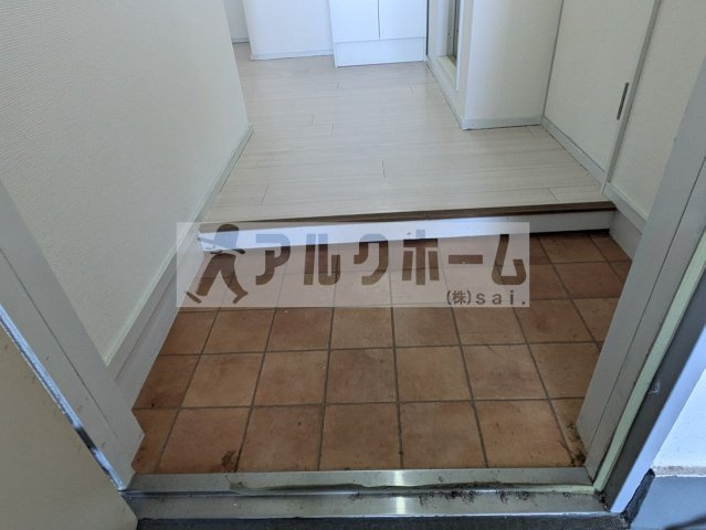 広光ハイツの玄関