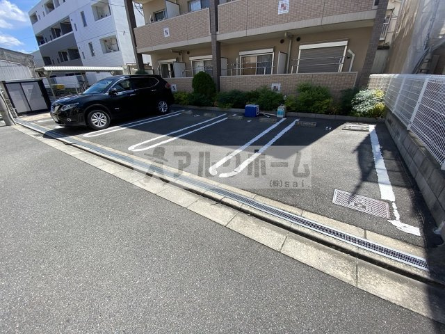 セレノアロッジオ5の駐車場