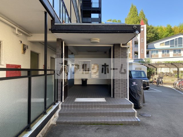 コーポ柏原のエントランス