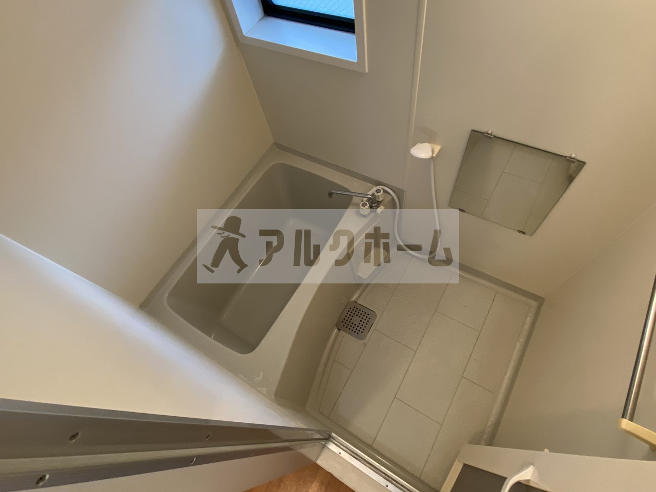 AMOUR ASABU(アムールアザブ)の浴室|窓付きのバスルーム