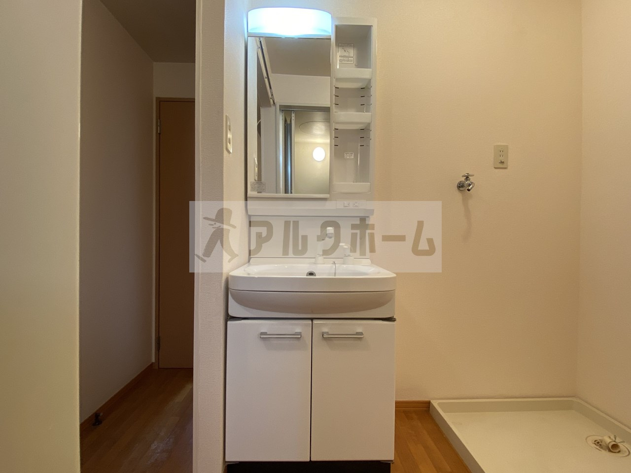 AMOUR ASABU(アムールアザブ)の独立洗面台|朝の準備もバッチリ！