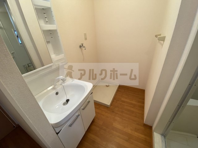 AMOUR ASABU(アムールアザブ)の洗面所|脱衣スペースもしっかり確保