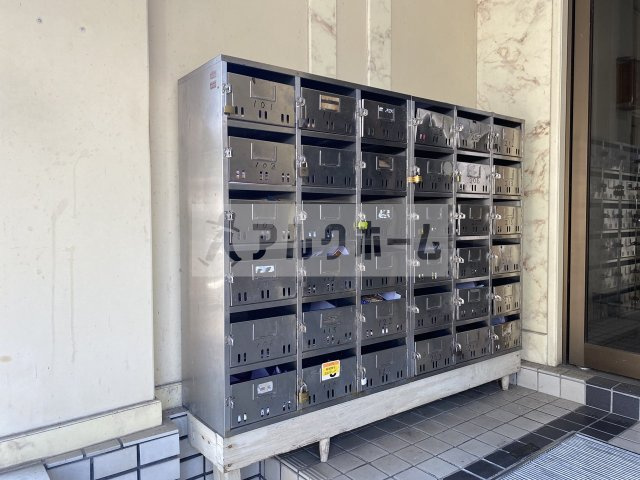 ロイヤル柏原のその他共用部分|ロイヤル柏原　集合ポスト
