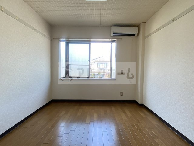 シティライフ柏原の居間・リビング|シティライフ柏原　居室スペース