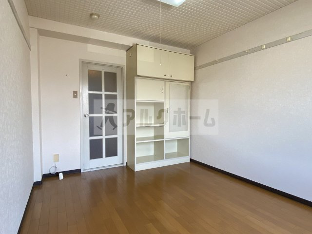 シティライフ柏原の居間・リビング|シティライフ柏原　居室スペース