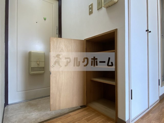 オレンジハウス1の玄関|オレンジハウス1　下駄箱