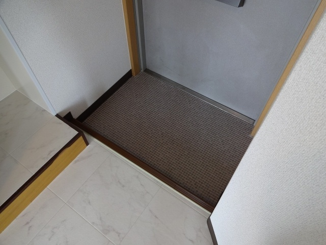 メゾン国分の玄関