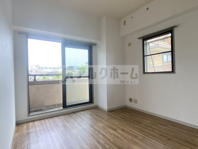 ルキア国分の洋室