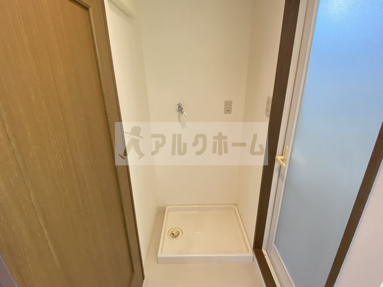 カーザｄｉポルタの洗面所|カーザdiポルタ（柏原市国分西）　洗濯機置き場