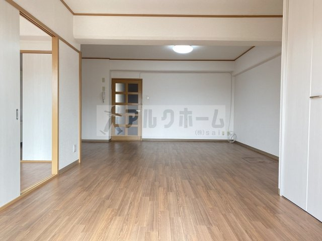 第2泰山ハイツの居間・リビング