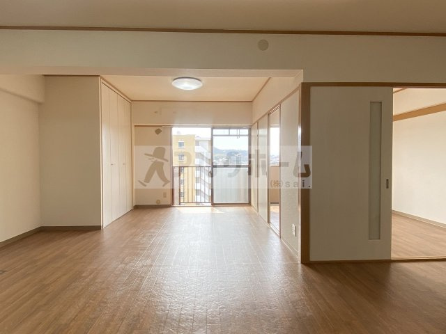 第2泰山ハイツの居間・リビング