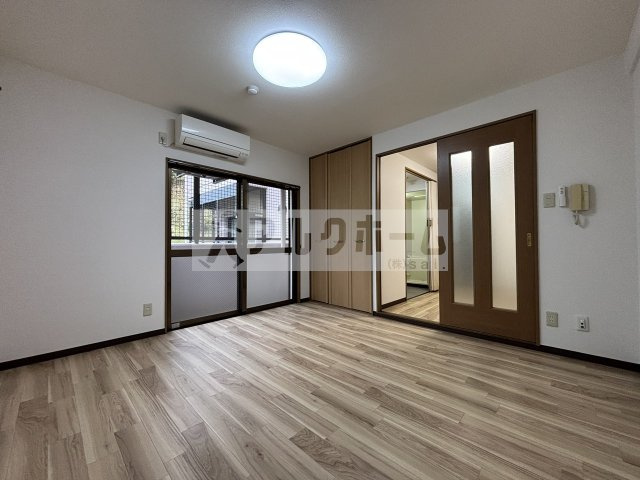 メゾンエトワールの居間・リビング