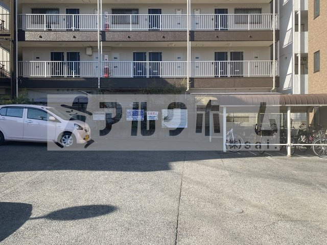 にしみマンションの駐車場