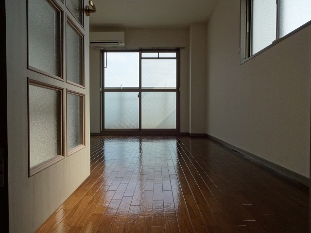 グリーンヒルズの洋室