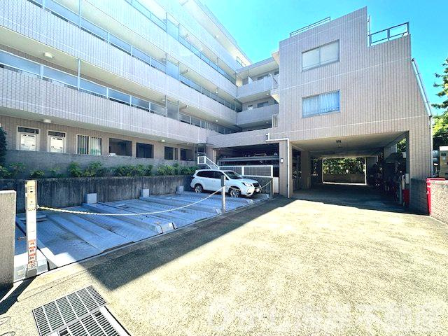 東急ドエルシーサイドコート湘南松風の駐車場|新規リフォーム完了！敷地内駐車場