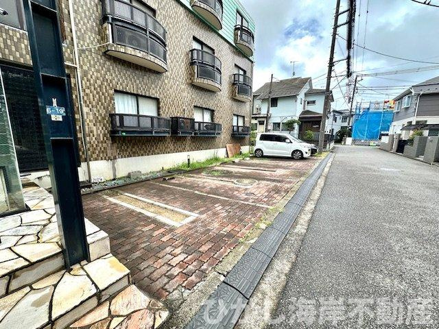 ジェームスタウン松が丘の駐車場|新規リフォーム完了！敷地内駐車場