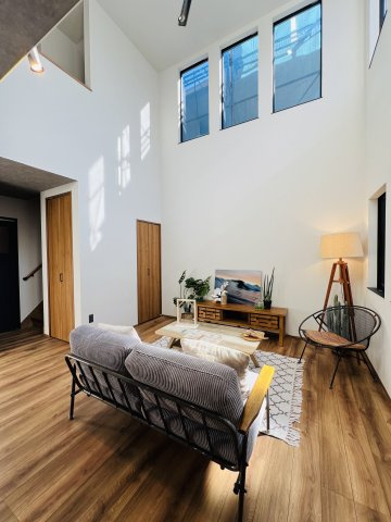 言葉はいらない家ＩＮ辻堂東海岸の居間・リビング