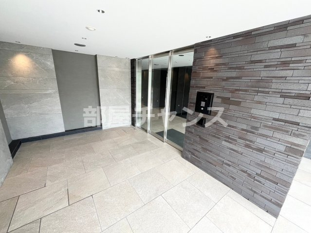 グランディール上前津のエントランス|落ち着いたエントランスです