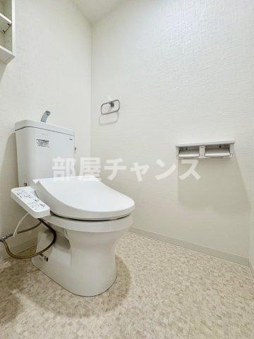 グランディール上前津のトイレ|落ち着いた色調のトイレです
