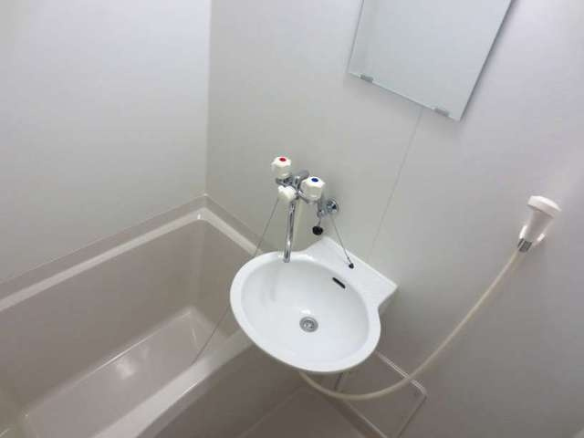 レオパレスWinsの洗面所