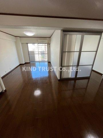 サンハイム第2中津の居間・リビング|ゆったりとしたリビングです