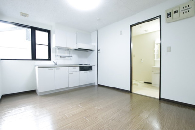 8帖のダイニングキッチンスペース♪