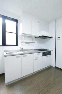 3口ガスコンロ・グリル付のシステムキッチン♪