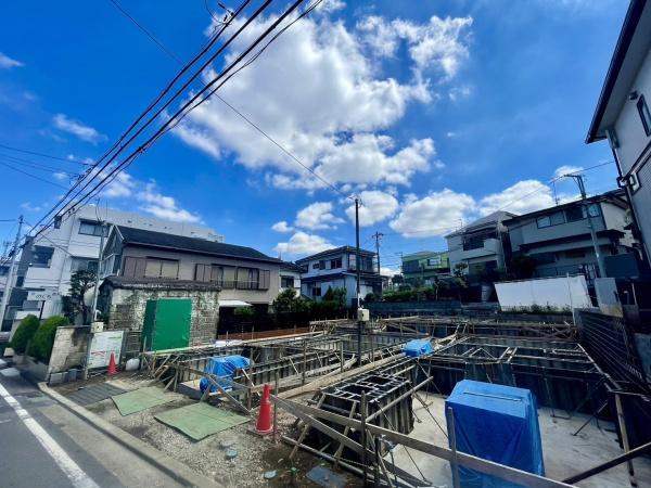 横浜市神奈川区中丸の新築一戸建の前面道路含む現地写真|周辺は生活利便施設が点在しています。
是非一度、現地へお越しください！
ご自宅までの送迎も可能です！