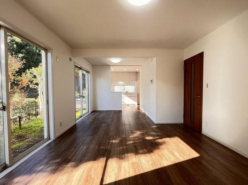 厚木市森の里5丁目　中古戸建の居間・リビング