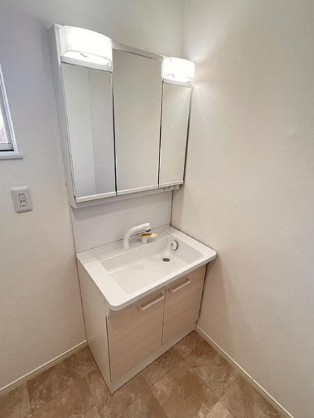 厚木市森の里5丁目　中古戸建の独立洗面台
