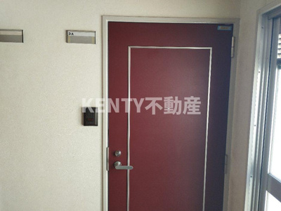 【玄関】 | 三恵ハウスB | 落ち着いた玄関です