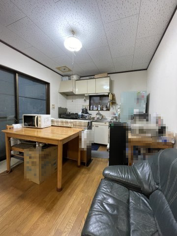 高島市今津町深清水戸建の居間・リビング