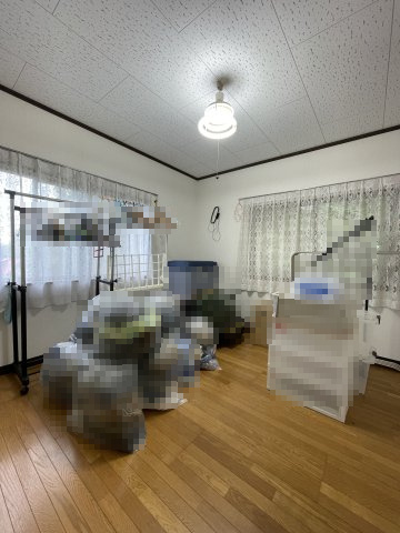 高島市今津町深清水戸建の洋室