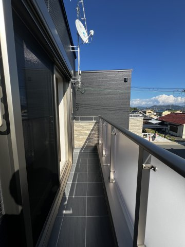 シアラ直川小学校前・デザイナーズ戸建賃貸・95045のバルコニー