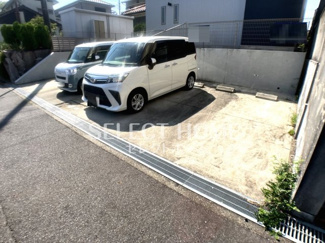 【駐車場】