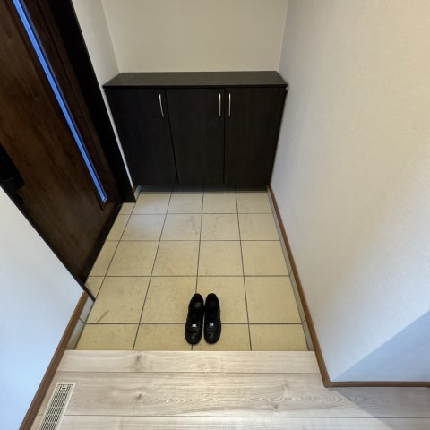 登別市鷲別町2丁目41-5戸建Ⅰの玄関