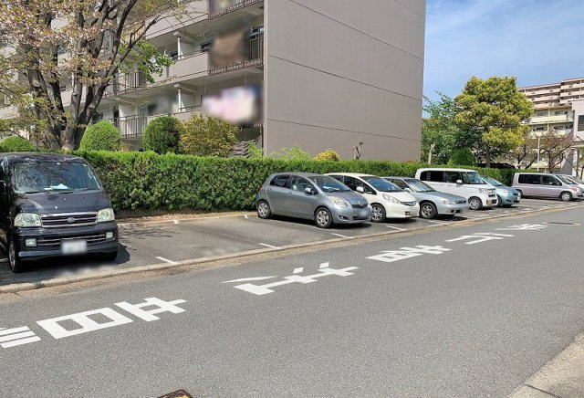 労住まきのハイツ２号棟の駐車場|駐車場■物件内覧・資金計画相談・住宅ローン相談、リフォーム相談、お問合せ受付中■
※当日・翌日のご内覧、ご相談はお電話でのお問合せがスムーズです！