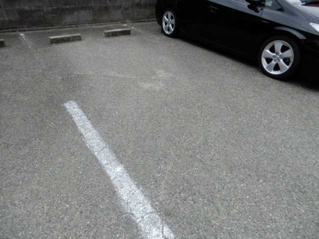 林コーポラスの駐車場