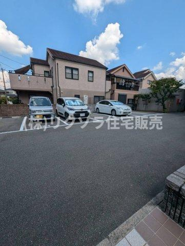 香里ヶ丘グランドハイツの駐車場|■物件内覧・資金計画相談・住宅ローン相談、リフォーム相談、お問合せ受付中■
※当日・翌日のご内覧、ご相談はお電話でのお問合せがスムーズです！
