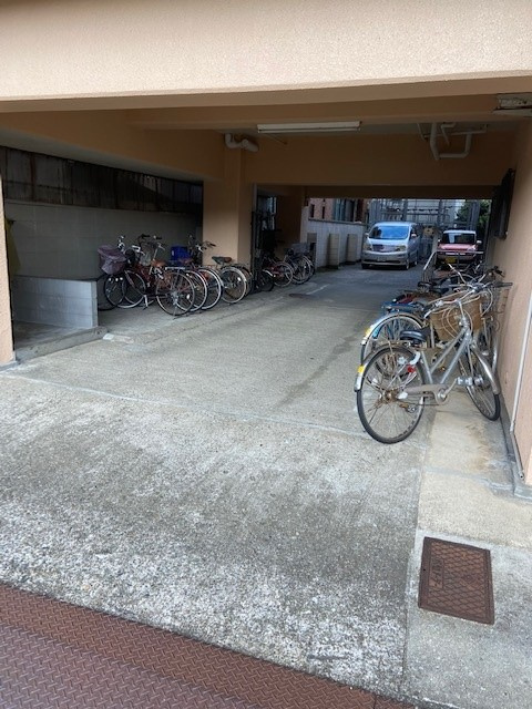 福井グランドハイツの駐輪場