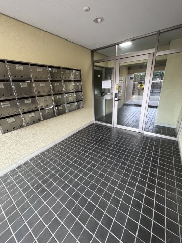 福井グランドハイツのエントランス