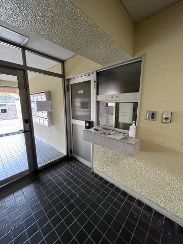 福井グランドハイツのエントランス