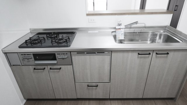 【キッチン】 | 現況優先となります。現地にて間取り・仕様等をお確かめ下さい。