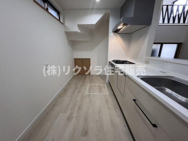 星田北4丁目　中古一戸建てのキッチン|LDK15.9帖
■物件内覧・資金計画相談・住宅ローン相談、リフォーム相談、お問合せ受付中■
※当日・翌日のご内覧、ご相談はお電話でのお問合せがスムーズです！