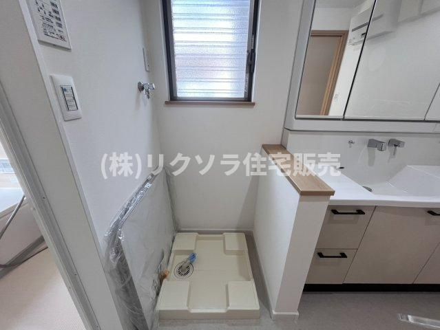 星田北4丁目　中古一戸建てのランドリースペース|ドラム式も設置可能
■物件内覧・資金計画相談・住宅ローン相談、リフォーム相談、お問合せ受付中■
※当日・翌日のご内覧、ご相談はお電話でのお問合せがスムーズです！