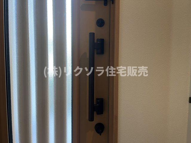 星田北4丁目　中古一戸建ての防犯設備|ツーシリンダー錠
■物件内覧・資金計画相談・住宅ローン相談、リフォーム相談、お問合せ受付中■
※当日・翌日のご内覧、ご相談はお電話でのお問合せがスムーズです！